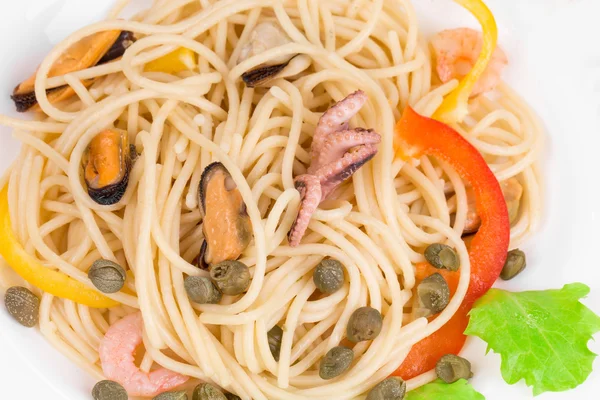 Tasty italian pasta with seafood. — Stock Photo, Image