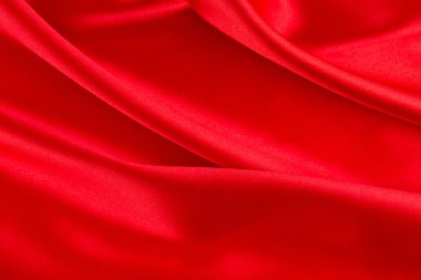 Kırmızı ipek perdelik.