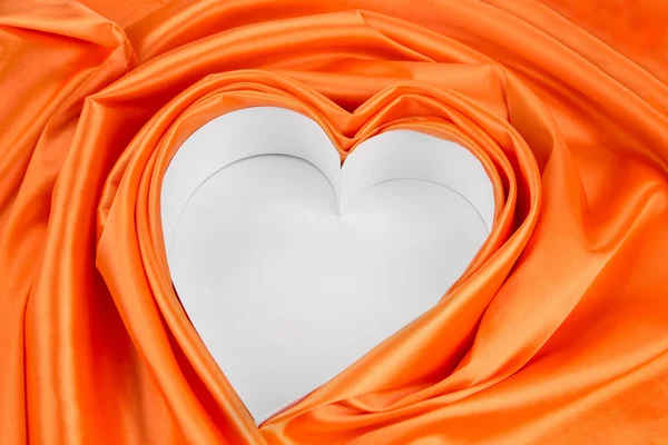 Coeur de papier en satin orange . — Photo