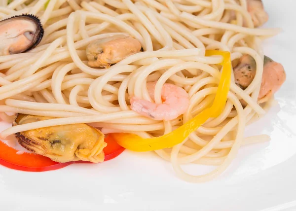 Tasty italian pasta with seafood. — Stock Photo, Image