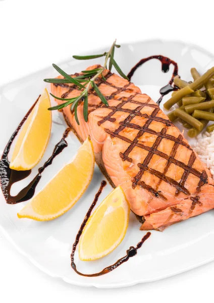 Filetti di salmone arrosto con riso . — Foto Stock