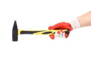 Eldiven erkek elinde çekiç tutar
