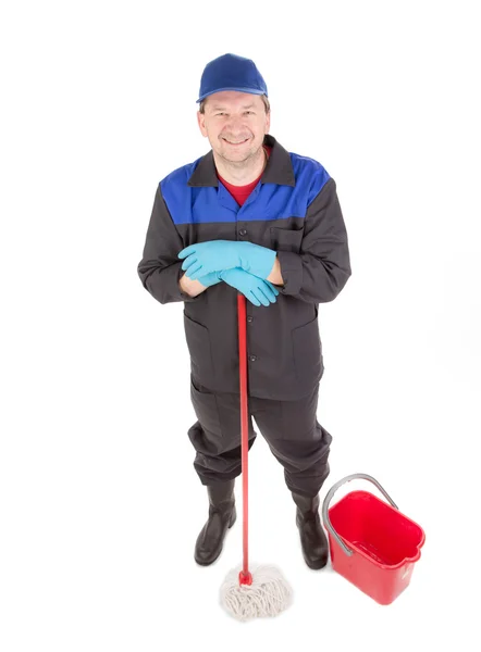 Hombre con cubo y fregona roja . — Foto de Stock