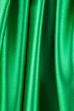 yeşil ipek kumaştan