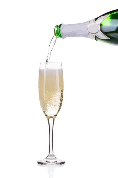 Hälla i ett glas champagne. — Stockfoto