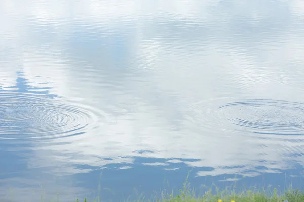 Вода рябь фон — стоковое фото