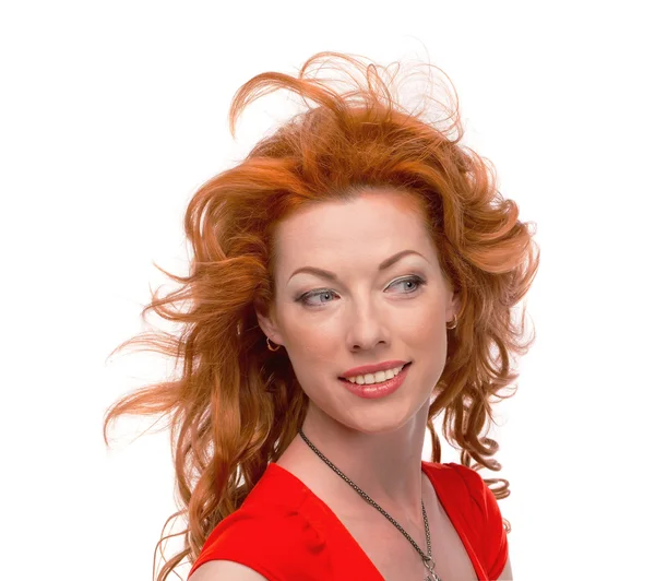 年轻的卷曲红发女人 — 图库照片