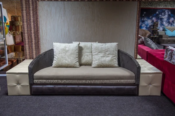 Beige und graues Sofa — Stockfoto