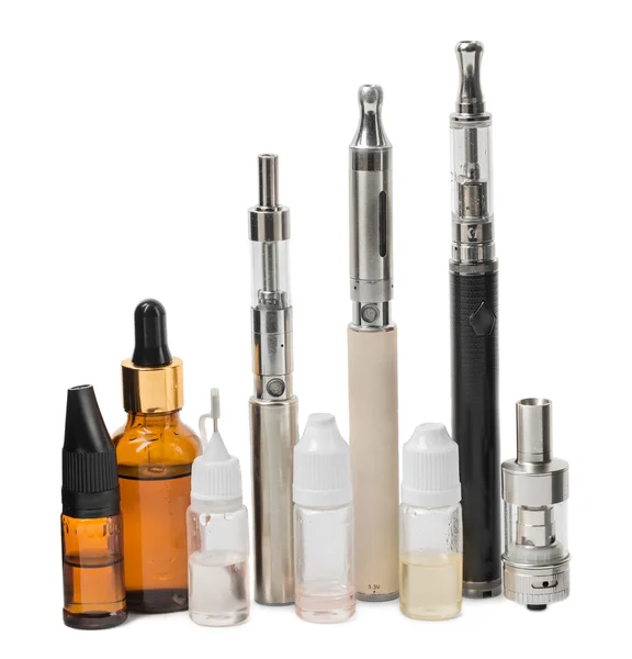 Varios vaporizadores de cigarrillos electrónicos modernos . —  Fotos de Stock