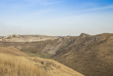 Küçük nehir ve tepeler Prairie