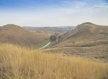 Küçük nehir ve tepeler Prairie