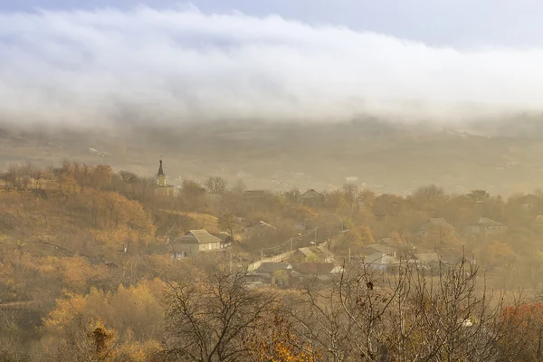 Hermosa vista del pueblo en otoño — Foto de Stock