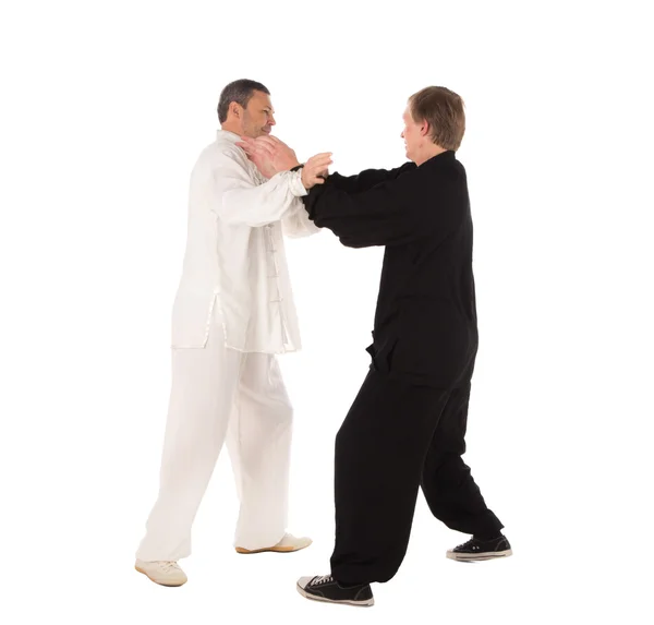 Twee karate vechters. Opleiding strijd. — Stockfoto