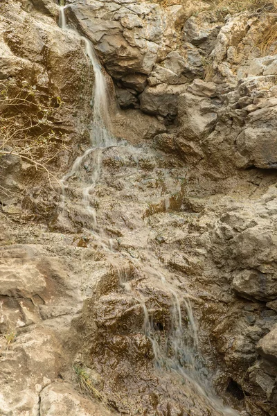 Pequeñas cascadas. Vertical . — Foto de Stock