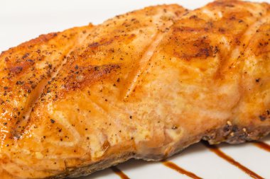 Soya soslu ızgara somon