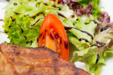 Sebzeli ızgara biftek