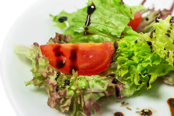 Tomato and lettuce closeup — Stock Photo, Image