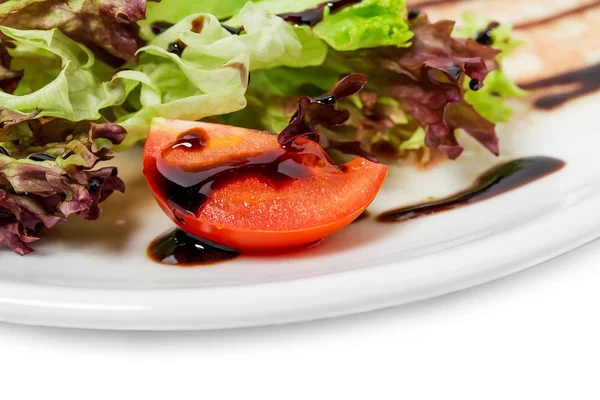 Tomato and lettuce with soya sauce — Stock Photo, Image