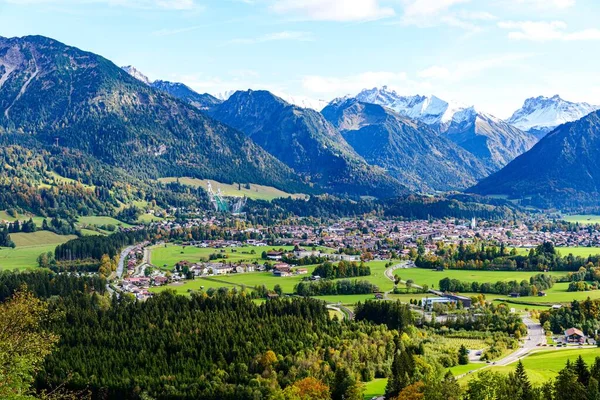 アルガウ バイエルン州 バイエルン州 ドイツのオーバースドルフのパノラマビュー チロル オーストリアのアルプス山脈 — ストック写真