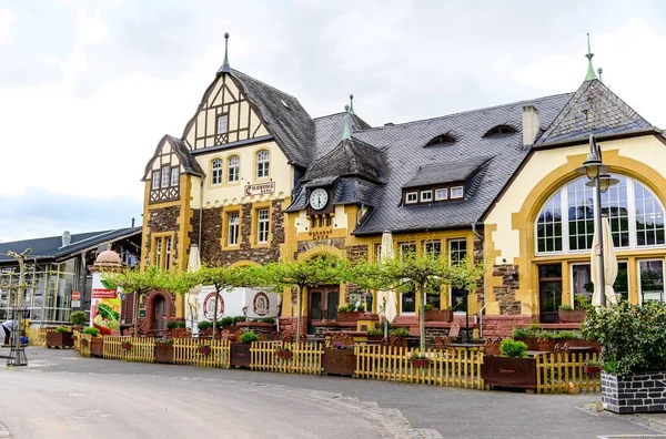Mai 2021 Bernkastel Kues ロマンチックなモーゼル モーゼル川の美しい歴史的な町 ドイツのラインラント プファルツ州 Trier Koblenz間 — ストック写真