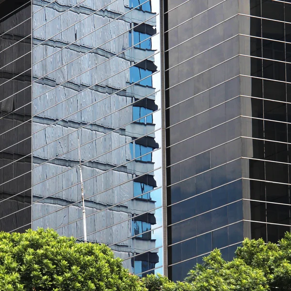 Ventanas de un edificio moderno — Foto de Stock