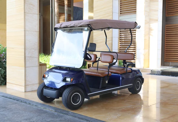 Buggy car Em um hotel — Fotografia de Stock