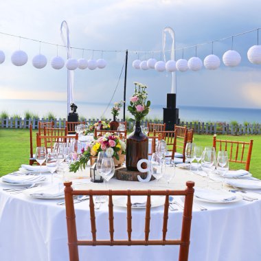 Düğün masa Resepsiyon beach Resort dekore edilmiş