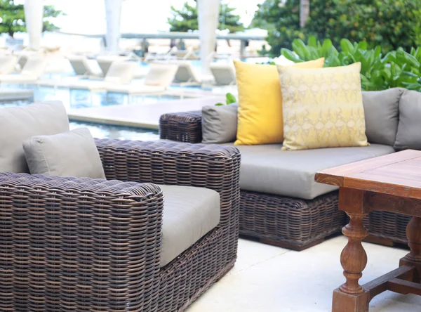 Modernes Rattan-Sofa — Stockfoto