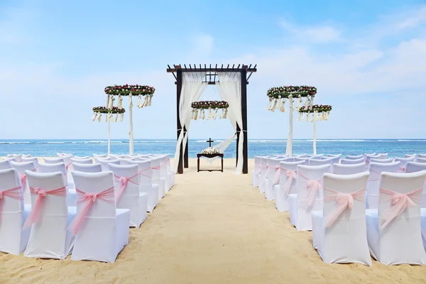 Wedding ceremony on the beach — Stock Photo, Image