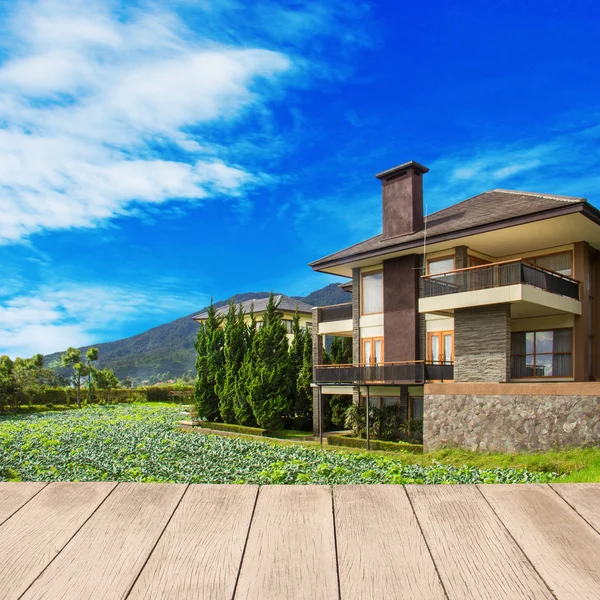 Large  home in a rural area — Stock Photo, Image