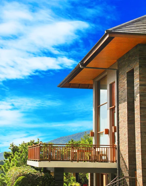 Large  home in a rural area — Stock Photo, Image