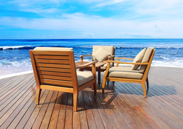 Restaurante al aire libre con vistas al mar — Foto de Stock