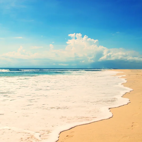 Playa en una isla tropical. efecto retro vintage — Foto de Stock