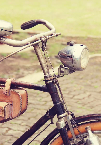 Bicicleta estilo retro aislada —  Fotos de Stock