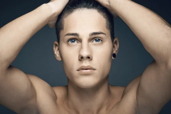 yakışıklı delikanlı Güzellik Portresi 