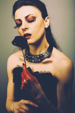 Gotik tarzı seksi kadın portresi