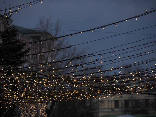 Parte Velha Cidade Decorada Com Luzes Natal Guirlandas — Fotografia de Stock
