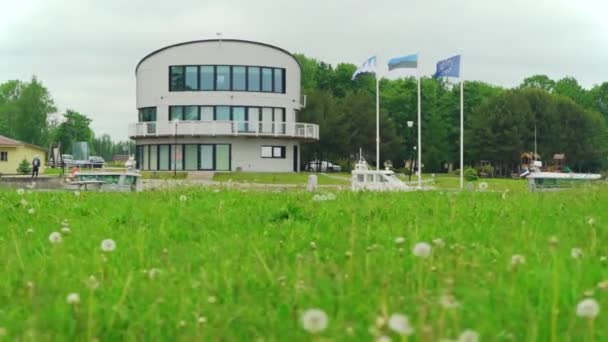 Bela Vista Pequeno Porto Mustvee Estônia Movimento Lento Steadicam — Vídeo de Stock