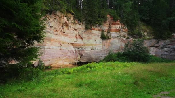 Outcrops Devonian Sandstone Banks Ahja River Estonia Slow Motion Steadicam — Stock Video