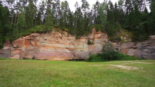 Outcrops Devonian Sandstone Banks Ahja River Estland Langzame Beweging Beelden — Stockvideo