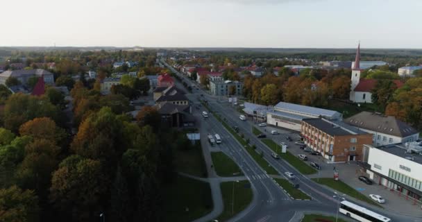 Letecké Záběry Městské Dopravy Aut Autobusů Silnici Estonsko — Stock video