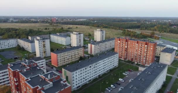 Pemandangan Udara Atas Rumah Rumah Pedesaan Estonia Pemandangan Kota Musim — Stok Video