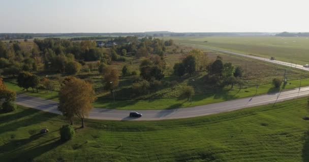 Filmagem Aérea Temporada Outono Pequena Cidade Estoniana Pôr Sol — Vídeo de Stock