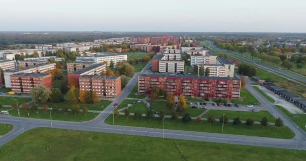 Vista Aérea Sobre Casas Zona Rural Estónia Verão Paisagem Cidade — Vídeo de Stock