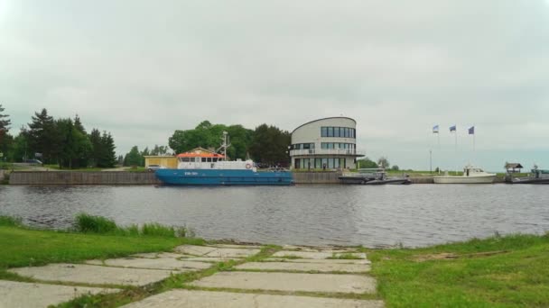 Schöne Aussicht Auf Einen Kleinen Hafen Mustvee Estland Steadicam Zeitlupe — Stockvideo