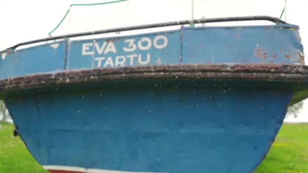 Viejo Barco Pesca Oxidado Imágenes Cámara Lenta Steadicam — Vídeos de Stock