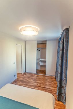 Yatak odası ile küçük dairede modern iç mekan tasarımları