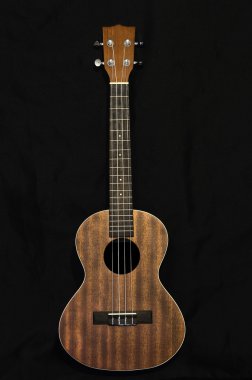 güzel ahşap tahıl ile dik ukulele