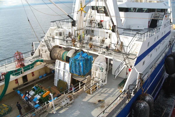 Denizi balıkçı teknesine üretim aşırı