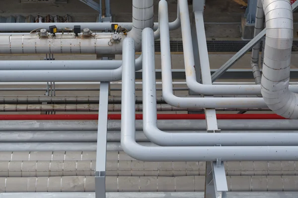 La tubería se dobla en una línea de petróleo — Foto de Stock